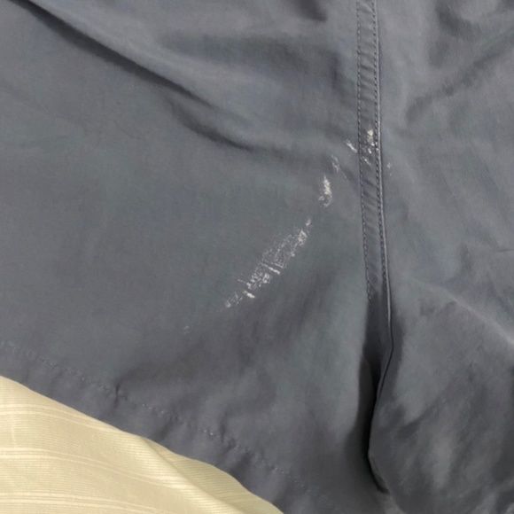 Patagonia - Barely Baggies Shorts - Picture 3 of 4